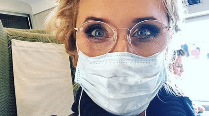 Agata Młynarska, maseczka chirurgiczna, jak zapobiegać infekcjom